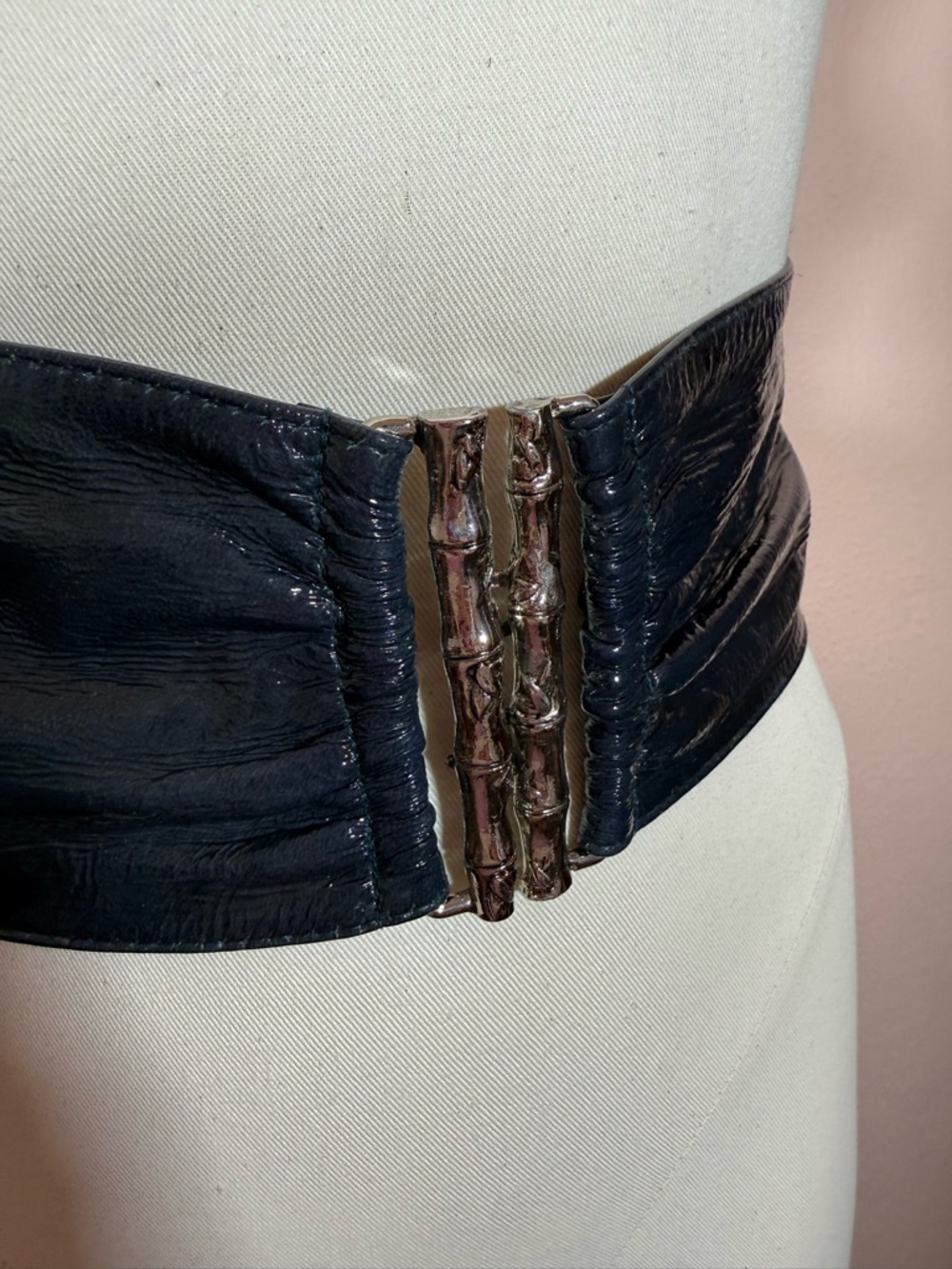 Vintage 1970's Modernist Silver bamboo Navy Blue Paten Leather Corset Wide Belt - Picture 4 of 17